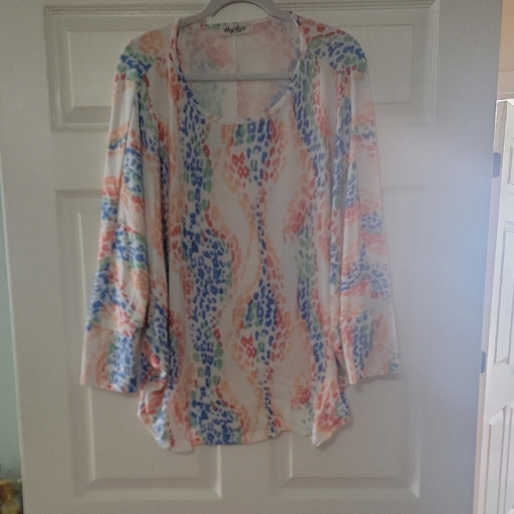 Lightweight Scoop Neck Blouse in Pastel Multicolor Print